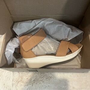 Tan Wedge Sandals Naturalizer 9
